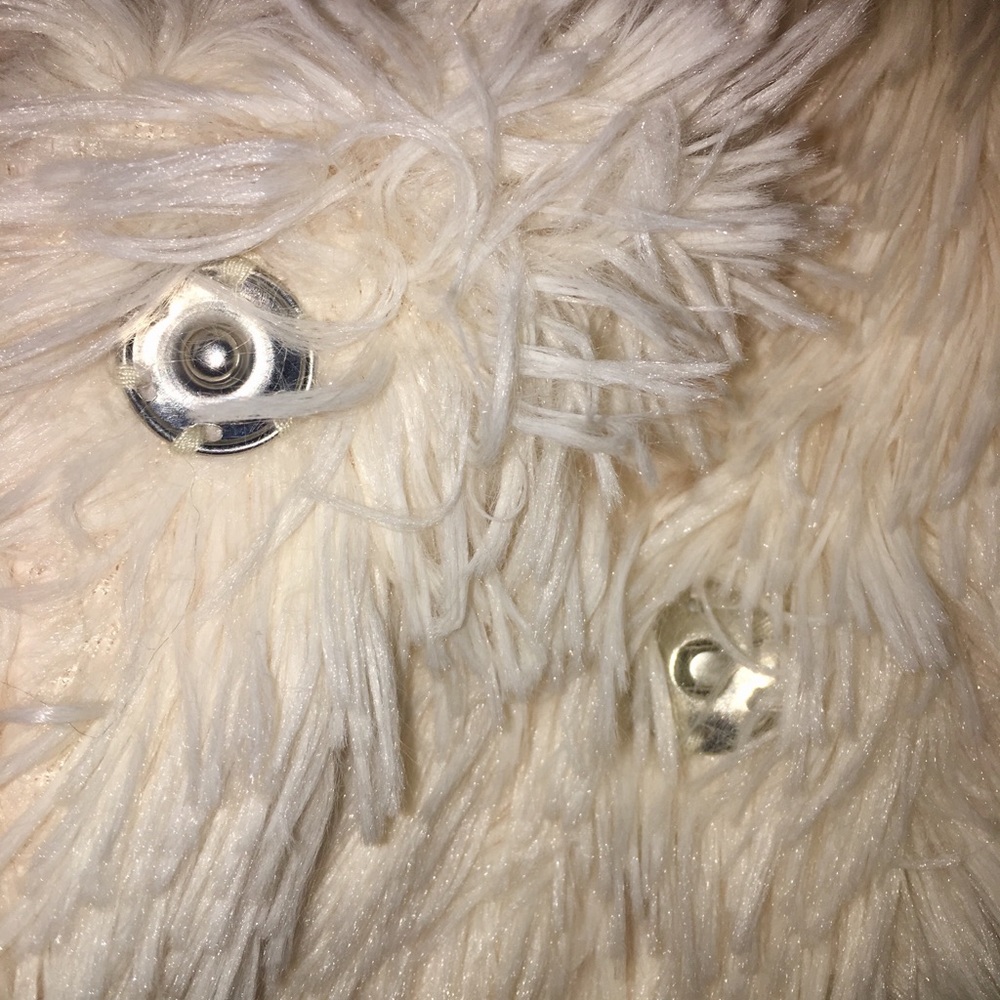 JOLT Faux Fur Vest - Picture 5 of 6